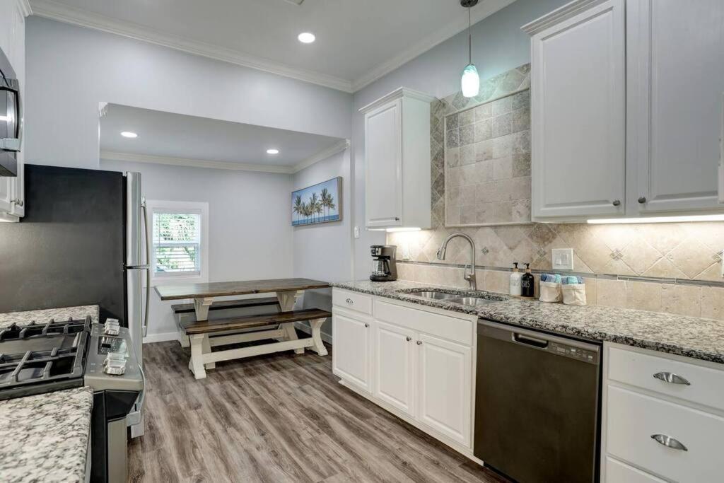 Renovated Beach Bungalow! Galveston Exterior foto